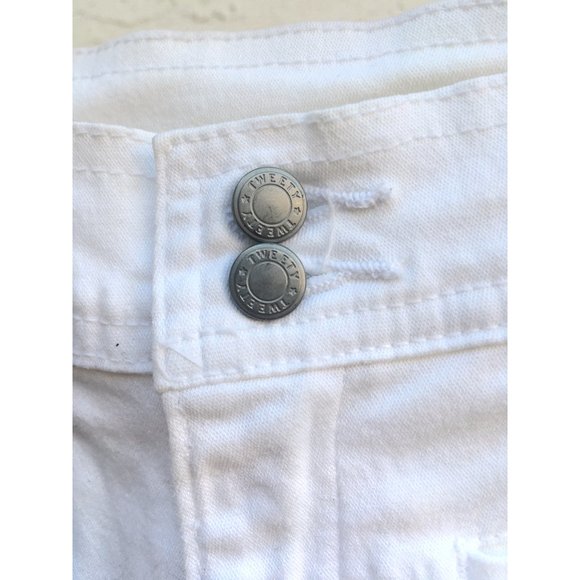 Jean Shorts with Hula Tweety Bird (Girl 12) - Picture 4 of 6